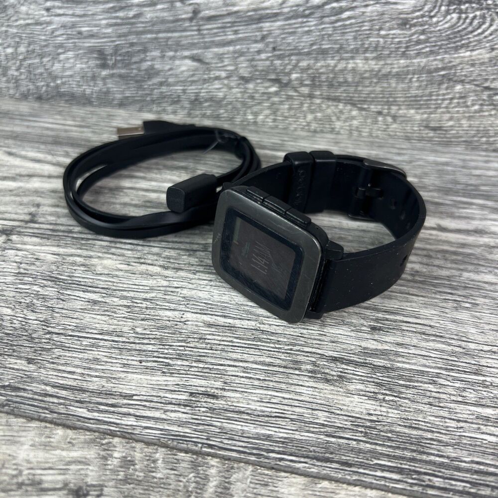 Pebble Time  Smart watch 30M Water Resist 501 Q302276Y00V9 BLBL Smartwatch USED